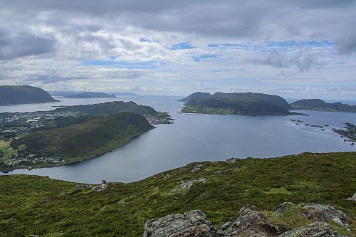 Bergsøya og Nerlandsøya sett fra Leinehornet