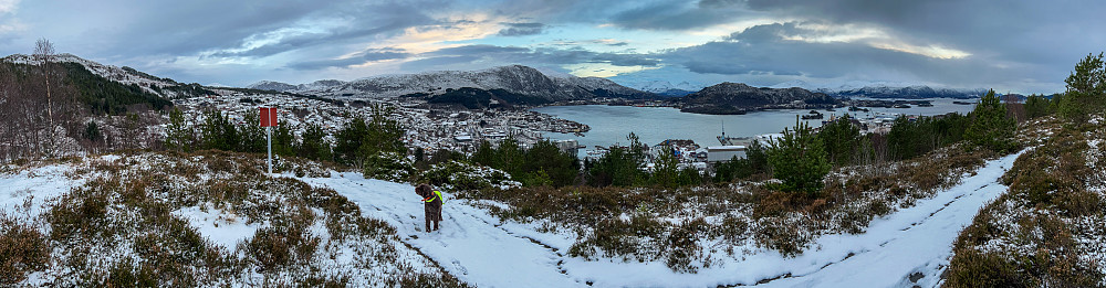 Osberget over Ulsteinvik