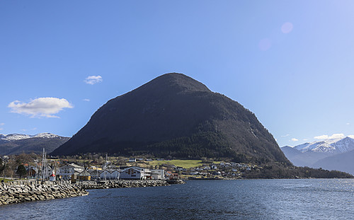 Rotsethornet over Volda