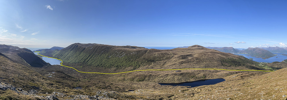 På Røddalshorn, med utsikt mot ruten vi gikk litt tidligere på dagen