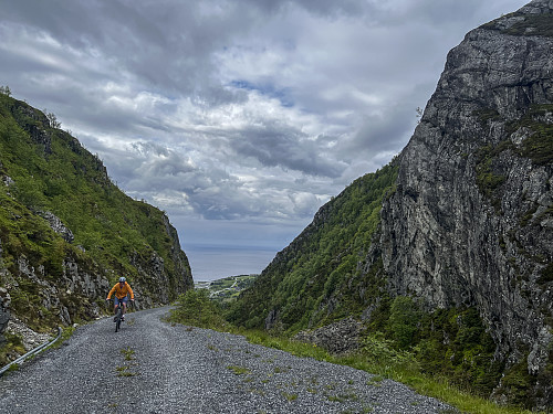 På vei opp fra Gjerdsvika, med min kompis Morten
