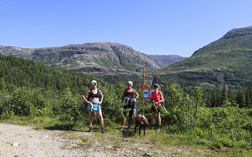 Aungrenda rundt - for andre gang. Her med Anne, Gunn, moderen og Karma