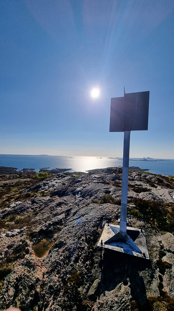 På toppen.
