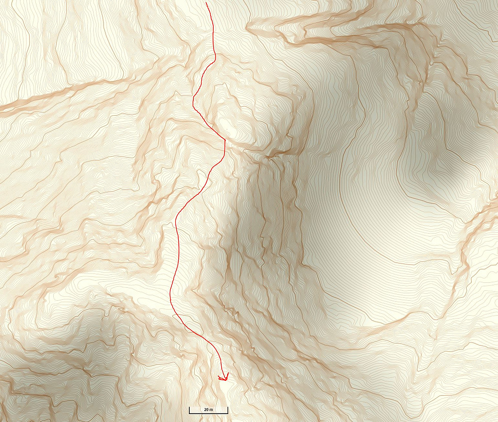 Inntegna rute opp renna til skaret mellom Trakta og nordtoppen, og klatringa videre oppover nordryggen. Egen gps gikk litt amok her da den ikke fikk tilstrekkelige signaler.