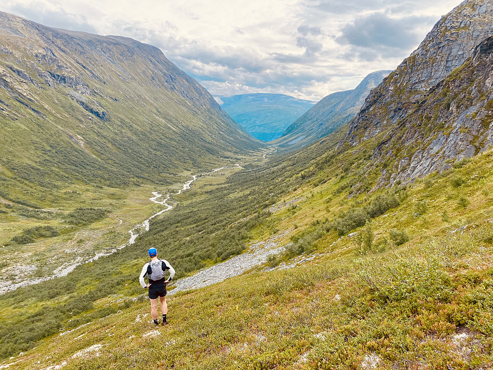 Ottdalskammen Sør og dagens siste smultring unnagjort, men framleis venter det nokre kilometer ned Ottdalen før beina får kvile.