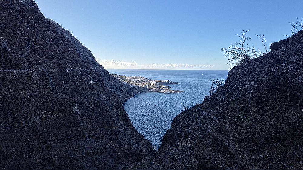 Bilde teke tilbake mot Los Gigantes/Puerto de Santiago