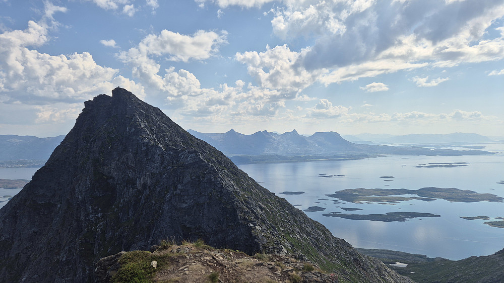 Dønnamannen sett ifrå Nasen