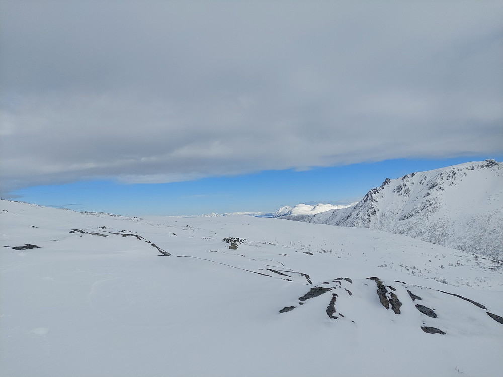 Fargebilde nordøstover