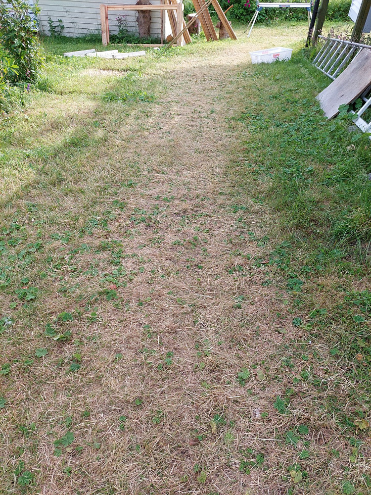 Er blitt sti rundt huset �