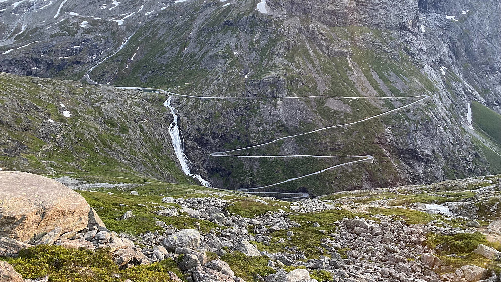 Image #37: In Stigebotnen Valley, on my way down towards Trollstigen Tourist Centre. The Packhorse trail, which I used for my return to Isterdalen Valley and Soggemoen; might be seen as an alternative hairpin track, though much less clearly visible than the Trollstigen Hairpin Road (enlarge the image to see it).