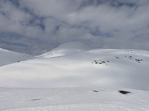 Image #6: Mount Kragefjellet [1400 m.a.m.s.l.] coming into sight, as we were climbing the knolls called Småeggene [1113 m.a.m.s.l.].