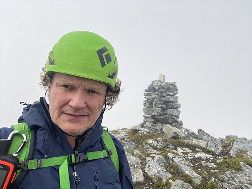 Bilde #10: På toppen av Ølmannstinden [1161 m.o.h.].