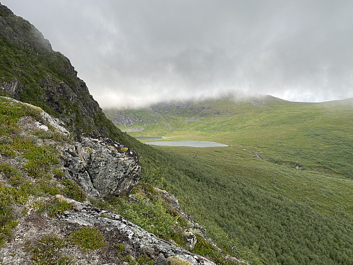 Bilde#19: Utsikt mot Sjølbotnen med Store og Lille Setervatn [hhv 588 og 589 m.o.h.].