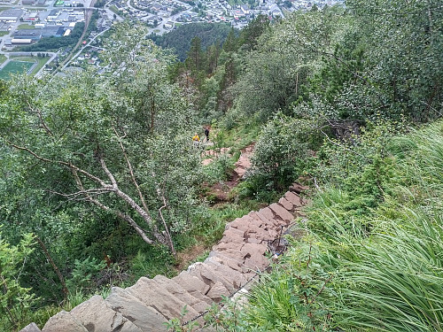 Bilde #42: Noen av trappene fra Nesaksla ned mot Åndalsnes.