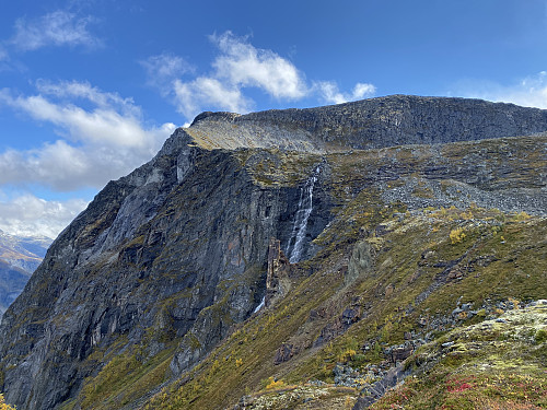 Bilde #2: Litlejordhornet [1560 m.o.h.] sett fra Kallskaret.