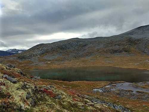 Bilde #20: Vatnet øverst i Kallskardalen, hvor Kallskarelva har sitt utspring.