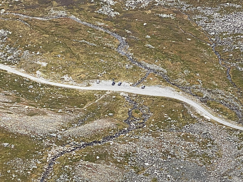 Bilde #3: Utsikt ned igjen mot parkeringsplassen der jeg satte igjen bilen.