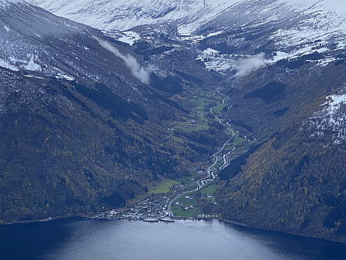Bilde #10: Utsikt fra Vardfjellet mot Eidsdal.