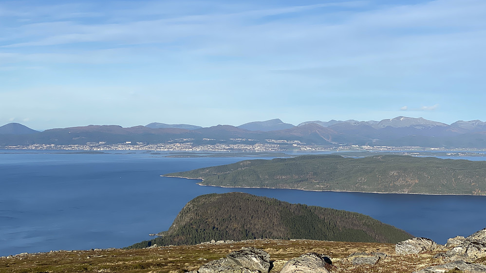 Bilde #3: På Storhaugen [745 m.o.h.] med utsikt mot Molde.