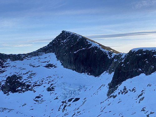 Bilde #7: Utsikt fra Blåtinden [1166 m.o.h.] mot Midttinden [1220 m.o.h.].