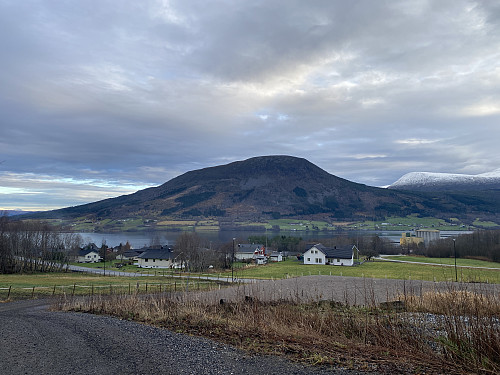 Bilde #1: Utsikt fra Brastad mot Vikebukt og Helsetnakken.