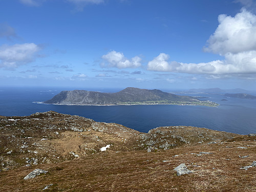 Bilde #6: Utsikt fra Grøthornet utover mot Godøya.