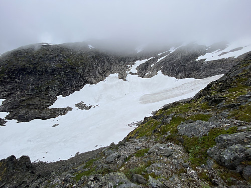 Bilde #4: Utsikt ned mot hengedalen mellom Hornaksla og Olaskartinden.