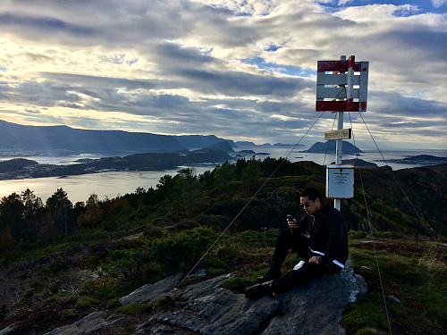 Utsikt i retning Ålesund og Godøya.