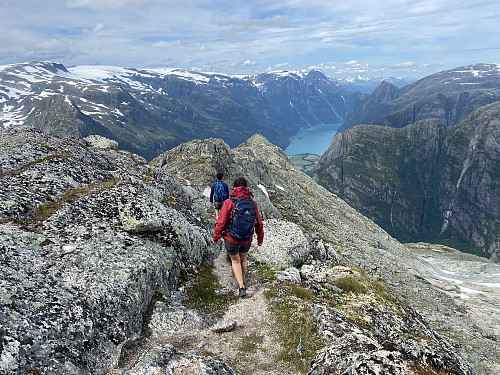 Bilde #24: Vi tar fatt på turen ned igjen.