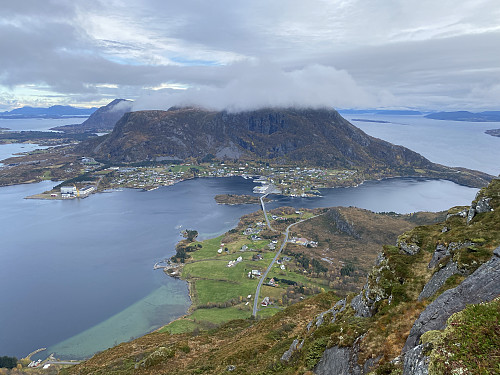 Bilde #15: Utsikt fra nordryggen på Bløkallen mot Midsund og Otrøya.