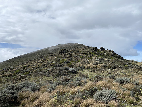 Image #21: Finally approaching the summit. Up here the landscape was more open, without all the bushes.