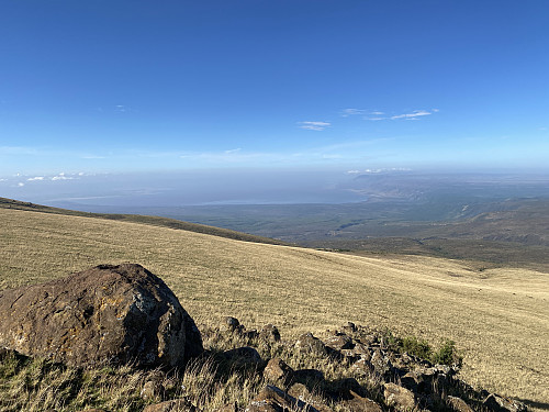 Image #3: Standing at the viewpoint, from where you get a nice view of Lake Eyasi. The lake is a shallow endorheic salt lake, with a mean depht of only 1 meter.