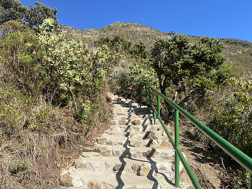 Image #3: As the mountain ridge got steeper, we came to a part of the trail where stairs in stones and concrete had been made, in order to ease the ascent for the tourists.