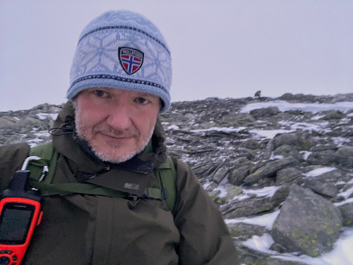 Bilde #10: På hovedtoppen [1198 m.o.h.]. Ikke verdens beste bilde, men det får likevel tjene som dokumentasjon på at jeg faktisk nådde toppen denne gangen.