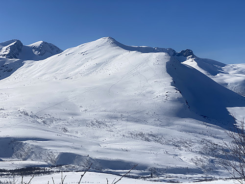Bilde #6: Kjøsen, som jeg besøkte 7 dager tidligere sammen med eldste sønn. Skisporene som fortsatt er synlige, samsvarer stort sett med den traséen vi fulgte opp.