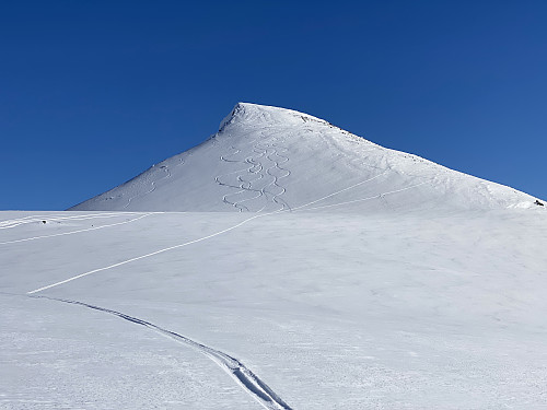Image #16: Fin nedkjøring fra toppen av Urhaugen [1187 m.o.h.].