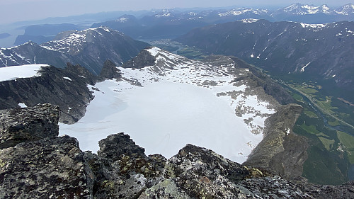 Bilde #24: Utsikt fra toppen [1788 m.o.h.] ned mot Adelsbreen.