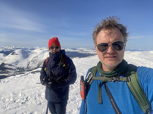 Bilde #11: På vesttoppen [1318 m.o.h.] av Goksøyra, der den beste utsikten (i flest retninger) er å finne.