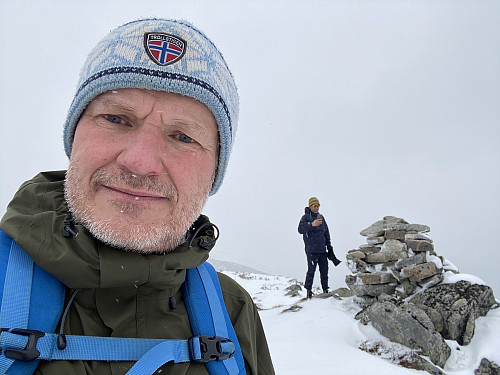 Bilde #7: Ved varden på toppen av Tverrfjellet [664 m.o.h.].