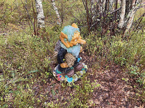 Bilde #18: Trollstien er dekorert med små Troll-figurer.