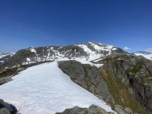 Bilde #7: Utsikt fra Gjerdsegga [1140 m.o.h.] videre oppover til Kjørsetdalshornet.