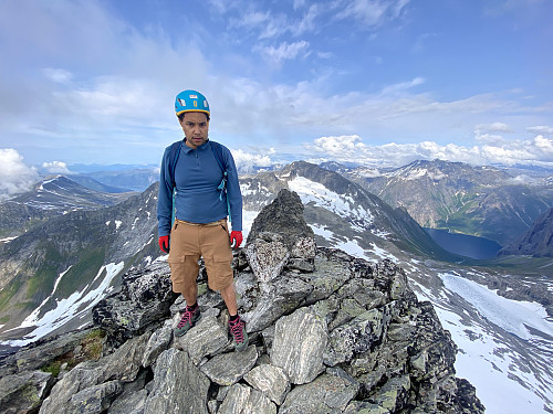Bilde #15: Dag på hovedtoppen, og med nordtoppen i bakgrunnen.