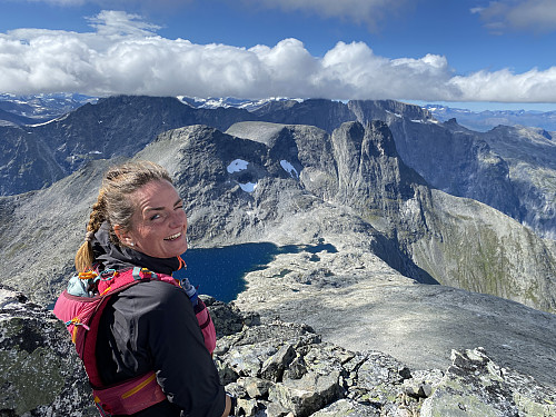 Bilde #4: Utsikt mot Romsdalshornet [1550 m.o.h.].