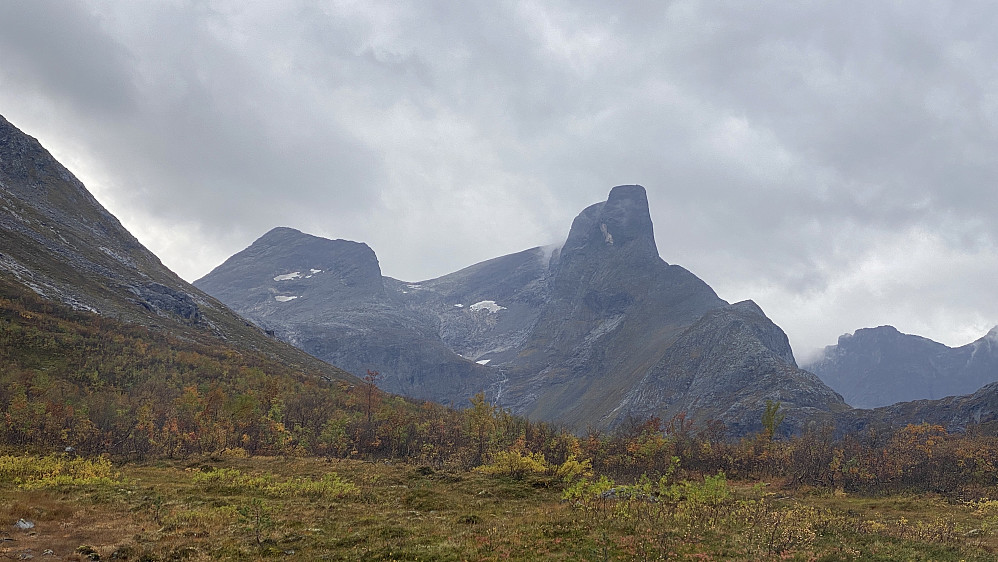 Bilde #1: Romsdalshornet fotografert da jeg var på vei innover i Venjedalen denne onsdags ettermiddagen.