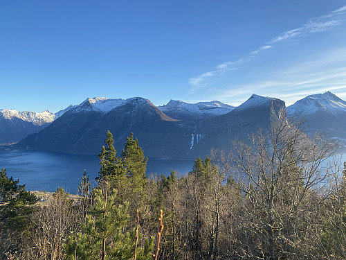 Bilde #7: Utsikt fra Klungnesveten mot Setnesfjellet og Grisetskolten.