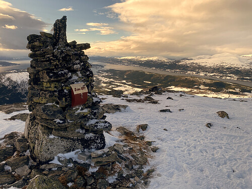 Bilde #12: Ved toppvarden. Utsikt mot Fannefjorden og mot Molde.