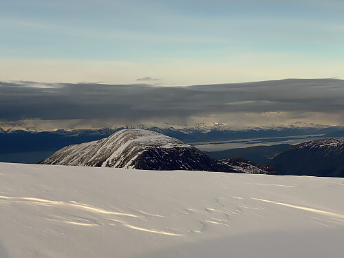 Bilde #9: Utsikt mot Storhaugen [773 m.o.h.] og mot Molde.