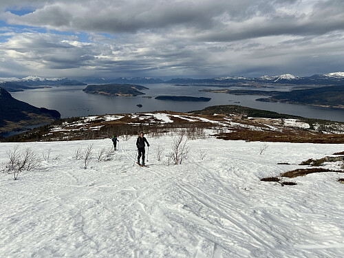 Bilde #3: På vei oppover nordvestryggen av fjellet, gjerne kalt "Heirøra".