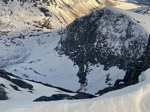 Bilde #16: ...og her ser vi utfor stupet.