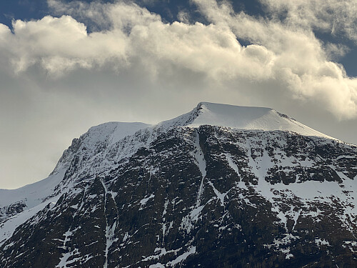 Bilde #9: Hesten [1611 m.o.h.] sett fra toppen av Kinnakollen.